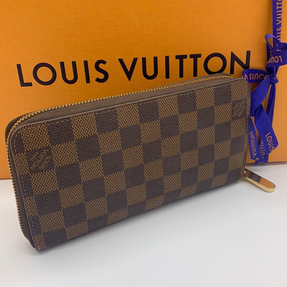 Authentic Damier Zippy Louis Vuitton Wallet